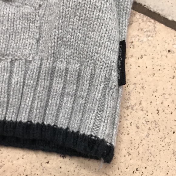 Calvin Klein sweater - Picture 5 of 6